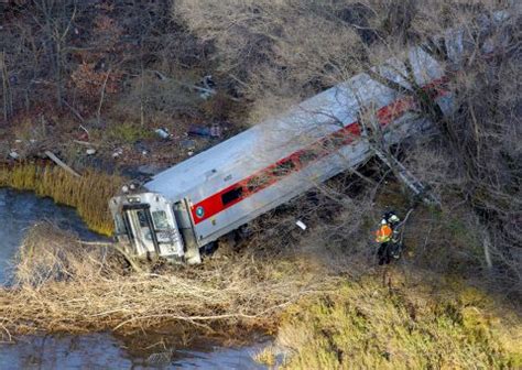 New York derailment kills 4, hurts dozens | CNN