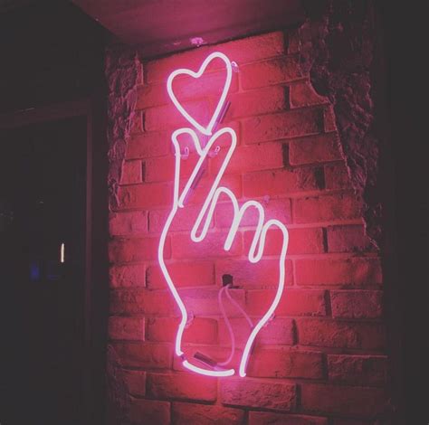 Black Aesthetic Wallpaper Neon Heart / ⇢donde puedes encontrar la foto ...