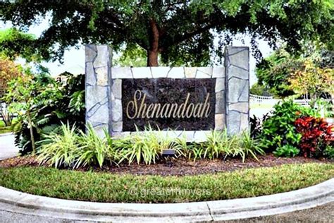 Shenandoah Offers Grand Estate Homes Near the Beach