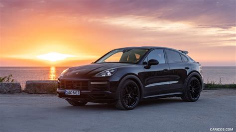 Porsche Cayenne Turbo GT | 2022MY (Color: Jet Black Metallic) | Front Three-Quarter