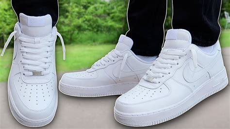 How To Lace Nike Air Force 1s Loosely (BEST WAY!) - YouTube