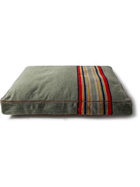 Pendleton - Vintage Camp Large Striped Fleece Dog Bed Pendleton