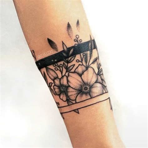 Top 37 Best Flower Wrist Tattoo Ideas - [2021 Inspiration Guide]