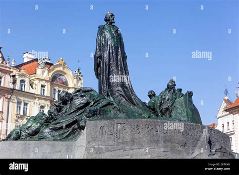 Jan Hus statue on Old Town Square, Prague, Czech Republic Stock Photo - Alamy