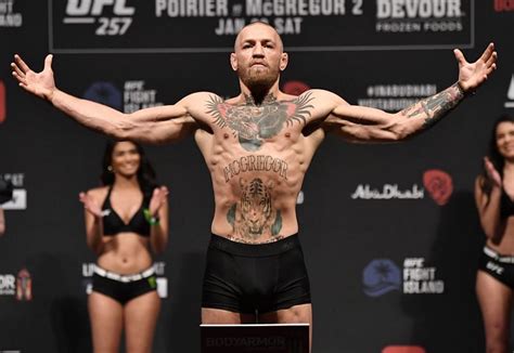 Has Conor McGregor ever beaten a current ranked UFC lightweight?