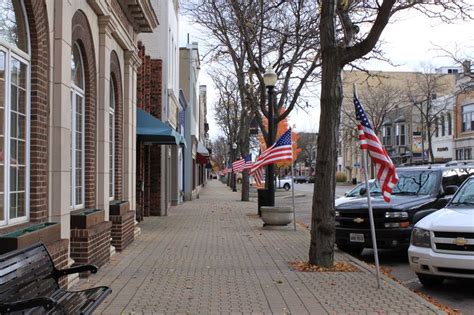 Downtown Holland Michigan honoring our veterans. | Holland michigan ...