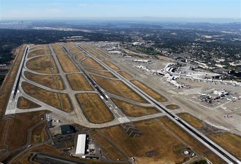 File:Seattle-Tacoma Airport Breidenstein-1.jpg