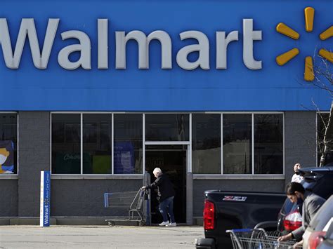 Walmart Offering Full College Tuition And Books For Employees | KTEP