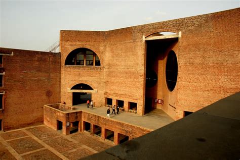 Clay Brick Architecture Shines from Indus Valley to the Modern structures | Go Smart Bricks