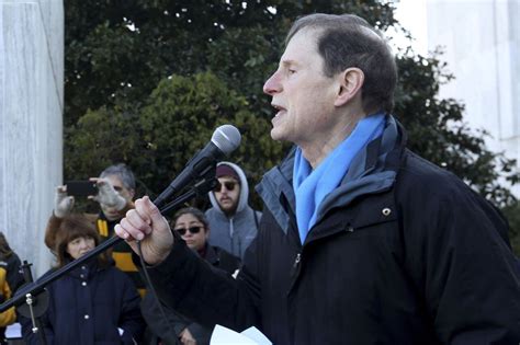 Sen. Ron Wyden to host 11 town hall meetings across the state - oregonlive.com