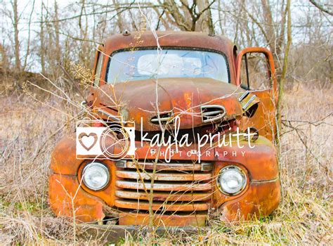 Rusty Truck - Backdrops Canada