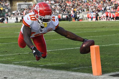 Tyreek Hill is questionable to return with ankle injury vs. Ravens