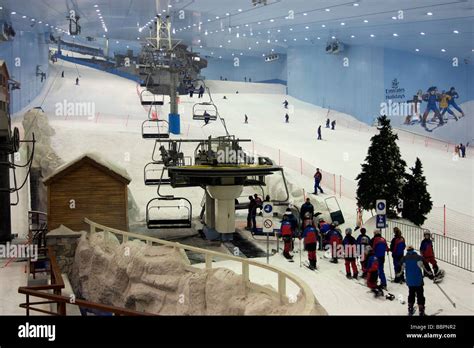 SKI DUBAI, INDOOR SKI SLOPE, INTERIOR SKI LIFT, MALL OF THE EMIRATES ...