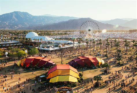 Enjoy the Coachella Valley Music And Arts Festival! - Country Holidays ...