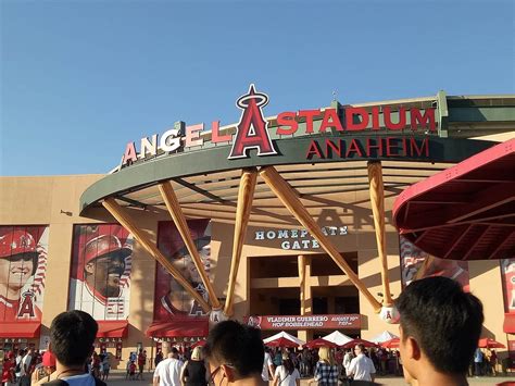 4 Public Sports Stadium Tours in Southern California - SoCal Field Trips