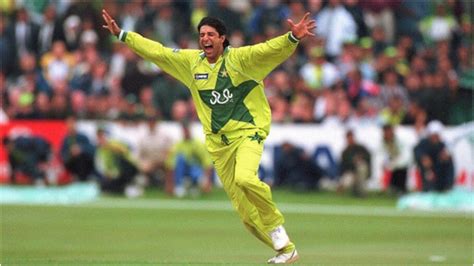 You weren't even born - Wasim Akram loses his cool - Crictoday