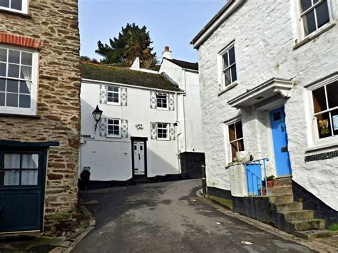 Fowey Town, Cornwall | Cornwall cottages, Fowey cornwall, Old cottage