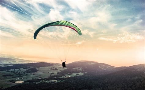 What is Paragliding? Your Complete Guide | Global Paragliding