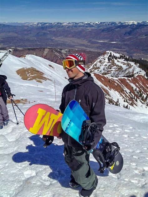 What to Wear Snowboarding: Pro Tips for Staying Warm and Dry - The ...