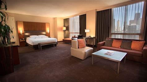 Photos and Reviews | Hyatt Regency Chicago