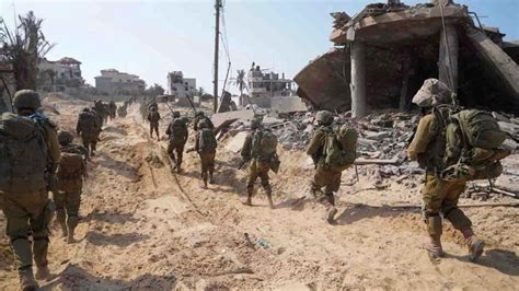 Israeli soldiers fight to reach Hamas’s headquarters