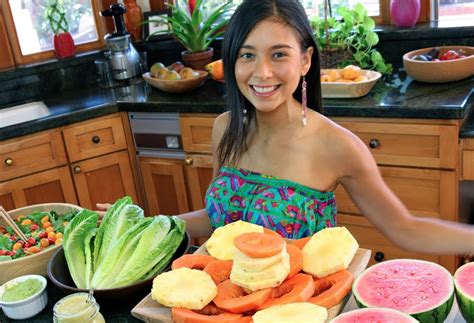 Exploring Raw Veganism: Benefits, Challenges, and Recipes - PlanetOfTaste