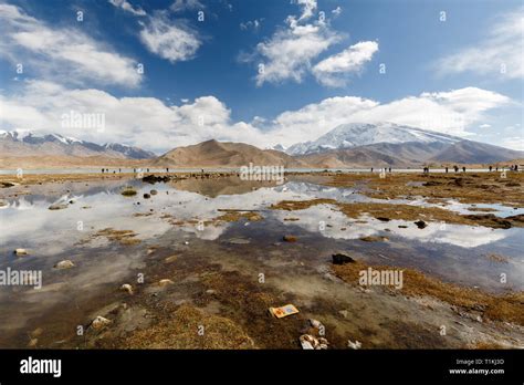 Xinjiang landscape hi-res stock photography and images - Alamy