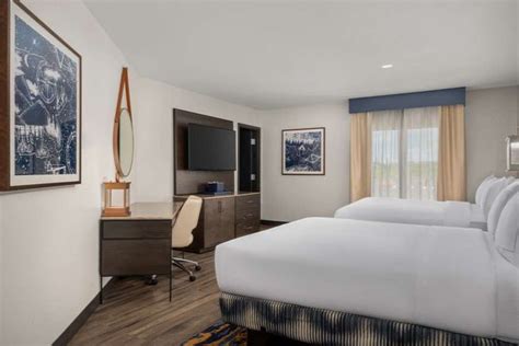 HOTEL WESTPORT KANSAS CITY, TAPESTRY COLLECTION BY HILTON - Updated December 2024 - 121 Photos ...