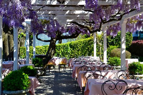 The stunning outdoor restaurant at Hotel Florence in Italy. #stunning #outdoor #restaurant # ...