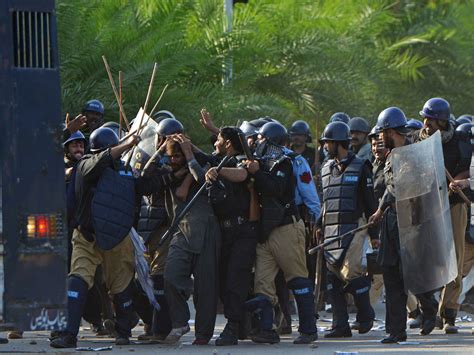 Pakistan political protests against PM Sharif turn deadly - CBS News