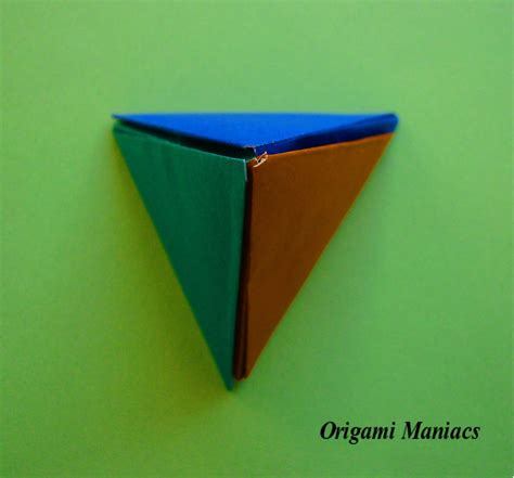 Origami Maniacs: Origami Pyramids