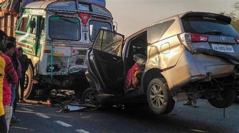 10 killed in car-truck collision in Jharkhand - India News