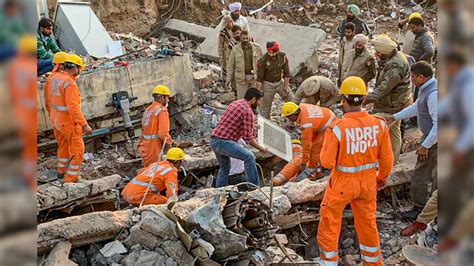 One Killed after Building Collapses in Punjab's Mohali, Debris Removal Operations Underway - News18