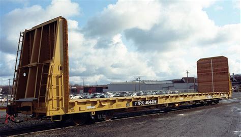 62' Bulkhead Flatcar - The Greenbrier Companies