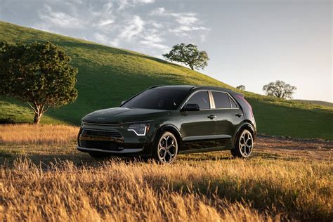 2023 Kia Niro Arrives With More Range, Recycled Materials, and Style Upgrade | GearJunkie