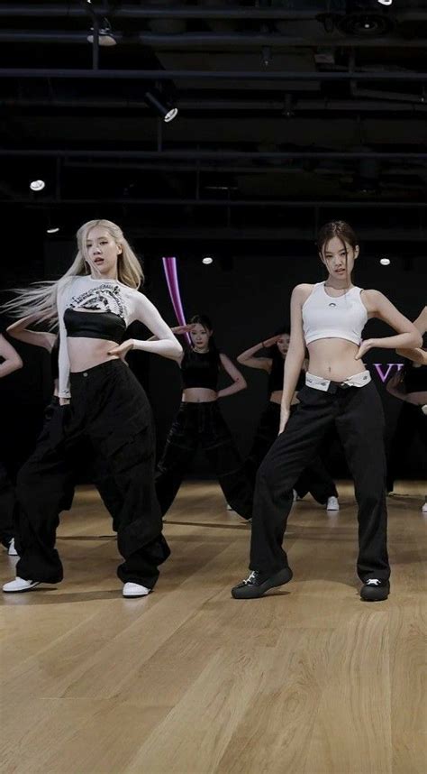 BLACKPINK - "PINK VENOM" DANCE PRACTICE VIDEO in 2022 | Dance outfits practice, Dance practice ...