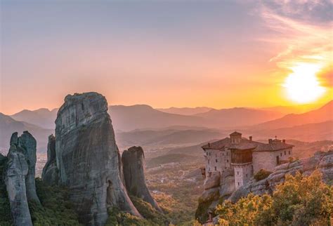 Exploring the hiking paths of Meteora | Discover Greece