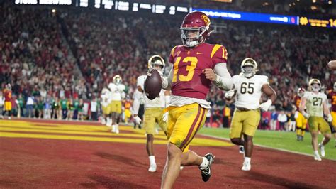 Caleb Williams paints perfect message on nails in USC Football-ND game