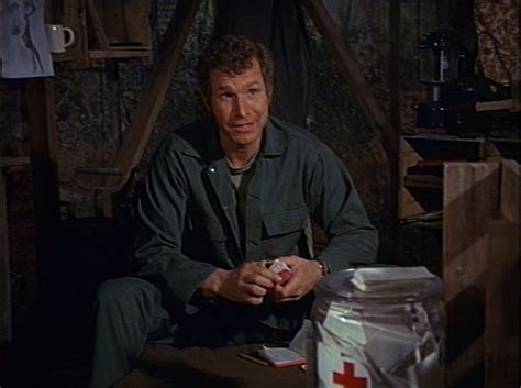 Wayne Rogers, who Played 'Trapper John' on 'M*A*S*H' ,Dies