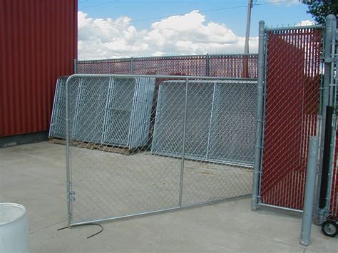 Dog Kennels by Discount Fence