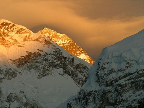 Tim Mosedale & Co on Everest: Everest - it's pretty big