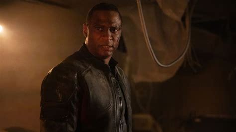 Colin Donnell Returns as Tommy on 'Arrow' (PHOTOS)