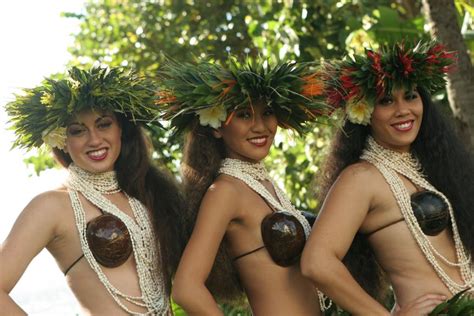 Sheraton Maui Nui Luau at Kaanapali Beach in Maui - Lahaina Tours