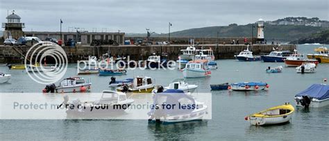 Harbour beach and pier in St Ives, Cornwall | Photo Maestro