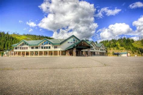 Hoodoo Ski Resort Lodge in the summertime Photo: Austin Shepard ...