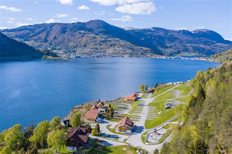 Kjørnes Camping & Fjordhytter - Fjord Norway