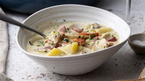 Creamy New England Clam Chowder Recipe