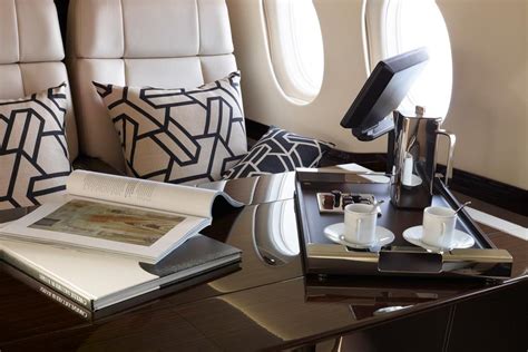 Private jet Dassault Falcon 2000LXS: interior, photo, specification ...