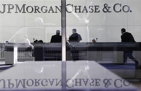 J.P. Morgan Chase Told Its ‘Living Will’ Falls Short - WSJ