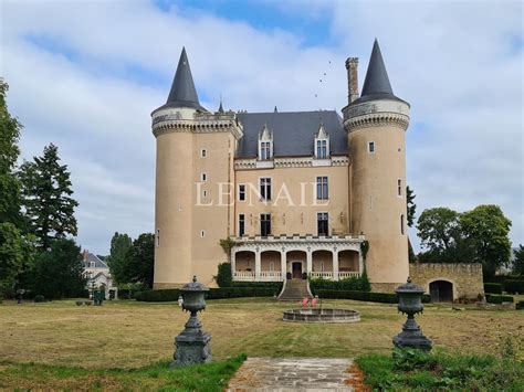 For sale Castle Châteauroux (36000)